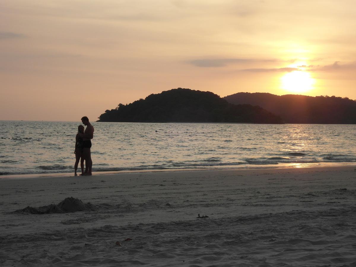 Langkawi Dormitorio Pantai Cenang  Exterior photo